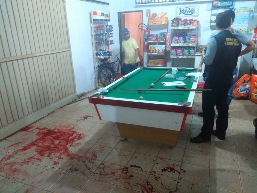Homem é morto com três tiros em bar e suspeita é de acerto de contas Vítima estava em uma bar no Bairro Vila Haro quando crime aconteceu - Foto: Arquivo/JPNEWS