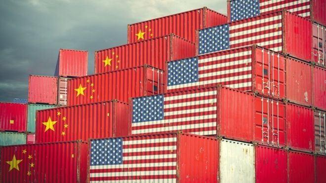 Como a guerra comercial entre EUA e China pode afetar o Brasil Há mais de um ano EUA e China vêm aumentando tarifas sobre produtos importados. GETTY IMAGES
