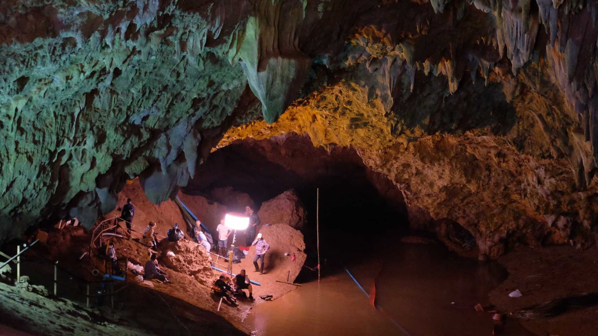 Tailândia: começa operação de resgate de meninos presos em caverna Getty Images