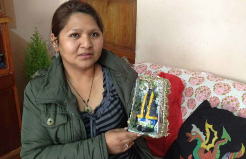 Foto: Mariana Schreiber/BBC Malena chegou a dormir, com a filha pequena, em cozinha de oficina em São Paulo.