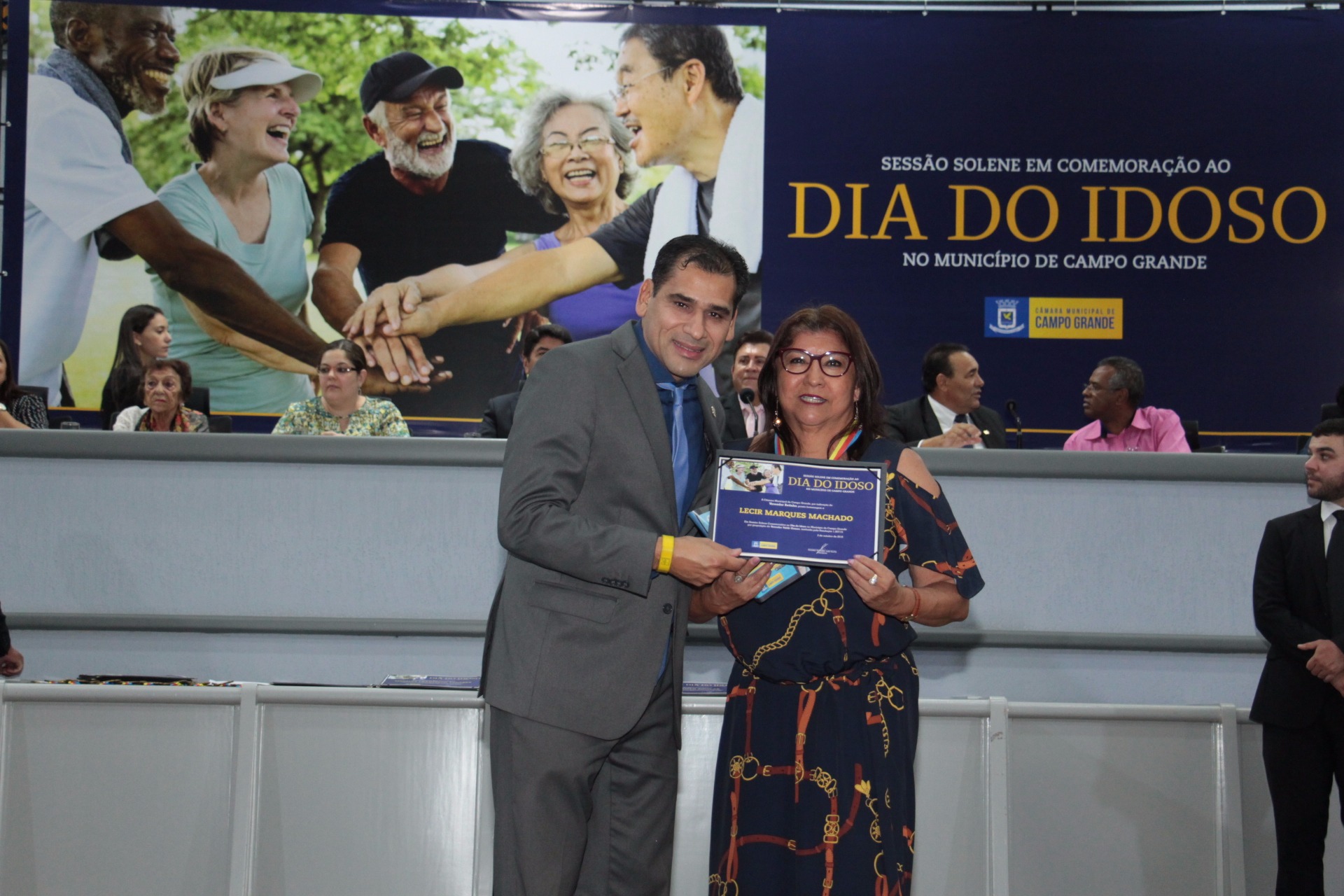 Em solenidade, Betinho homenageia idosos de Campo Grande Divulgação