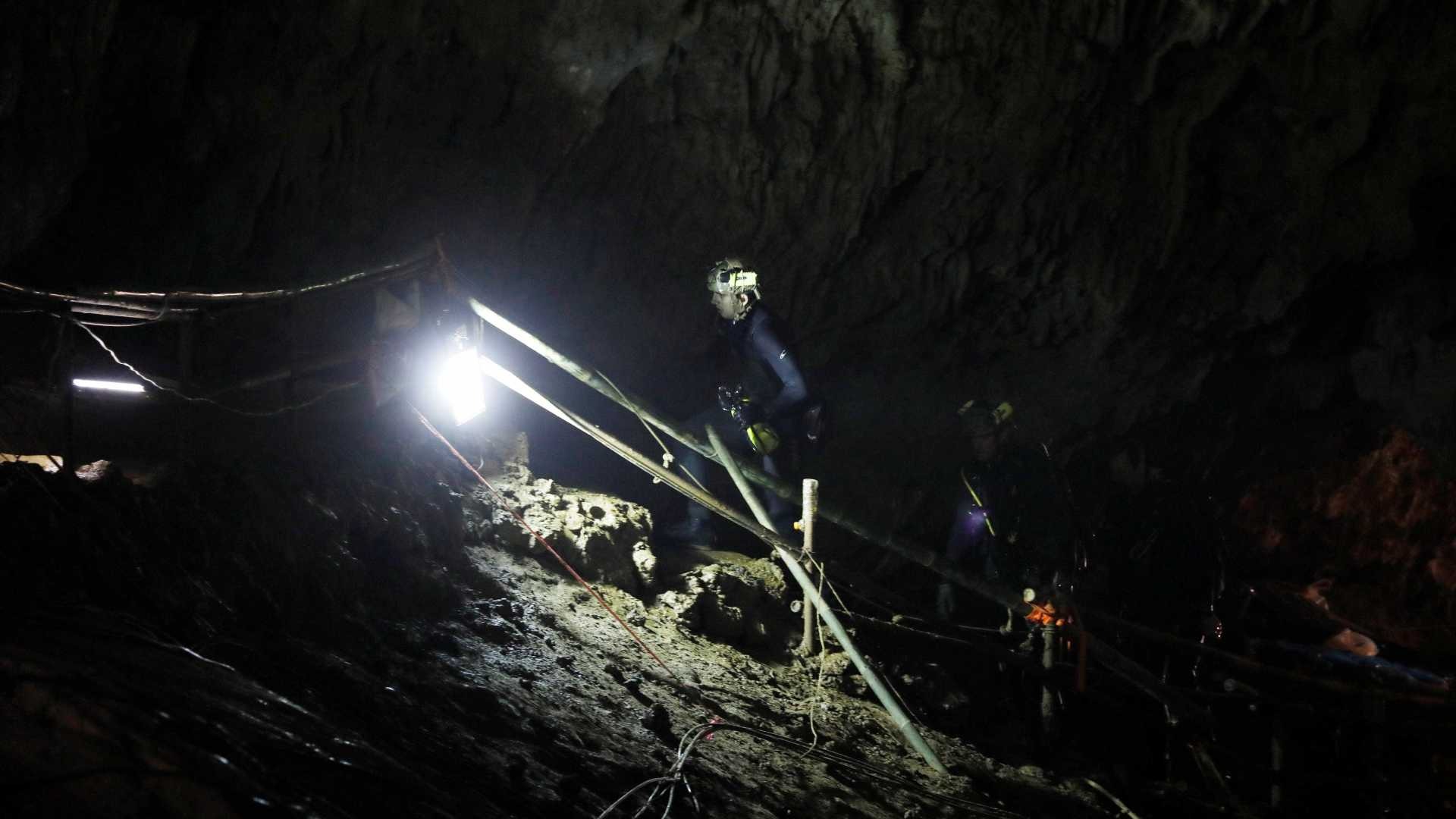 Dois meninos presos em caverna na Tailândia são resgatados Tyrone Siu/Reuters