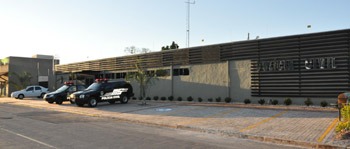 Homem é esfaqueado durante briga dentro de clube A PM enacminhou os suspeitos para Delegacia de Polícia Civil do município.