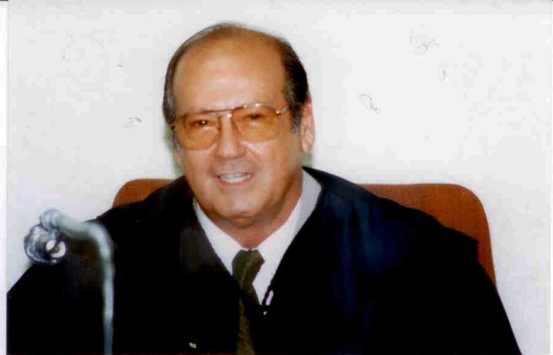 Morre o ex-conselheiro do TCE, Carlos Ronald Albaneze foi um dos sete primeiros conselheiros a comporem o TCE-MS - Foto: DIVULGAÇÃO
