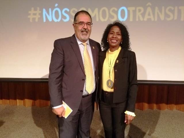 Claudete com o presidente do Observatório Nacional de Segurança Viária, José Aurélio Ramalho