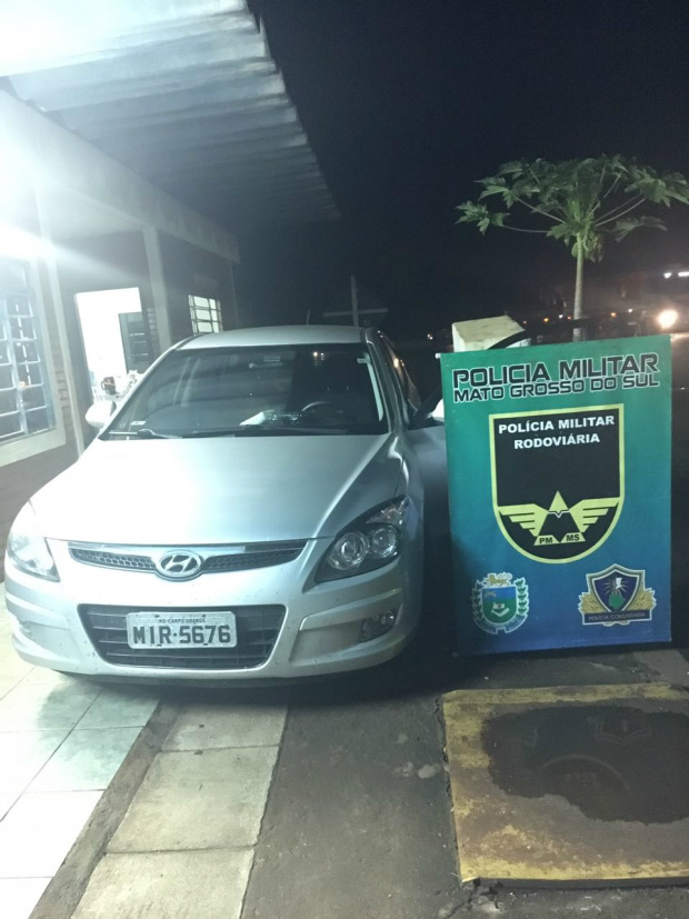 Traficante é preso com 15 kg de cocaína e pasta base em carro de luxo