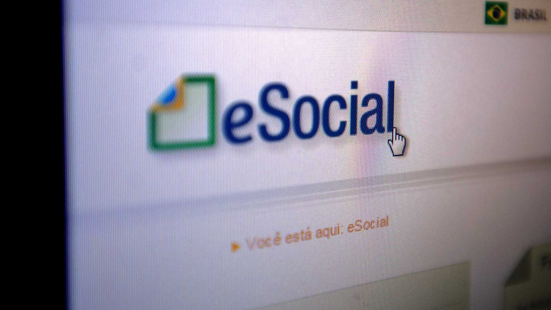Micro e pequenas empresas poderão ingressar no eSocial em novembro