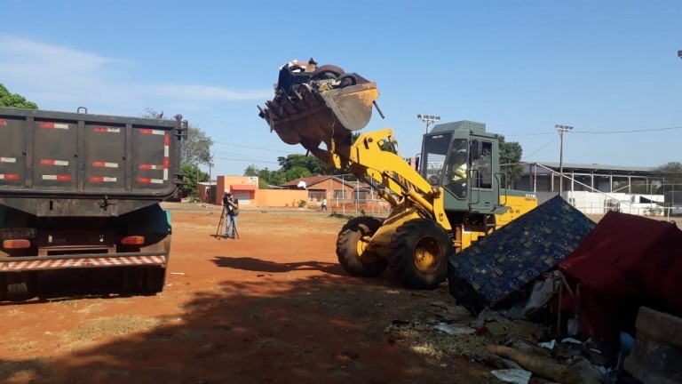 Em uma semana, Prefeitura recolhe mais de 4 toneladas de resíduos e pneus descartados Em uma semana, Prefeitura recolhe mais de 4 toneladas de resíduos e pneus descartados