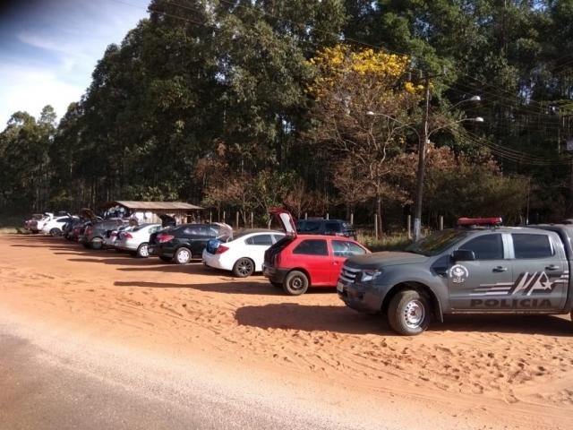 DOF apreende comboio de 11 carros com contrabando diversos