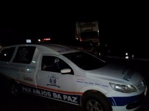 Funerária foi chamada para retirar corpo de vendedor (Foto: Direto das Ruas)