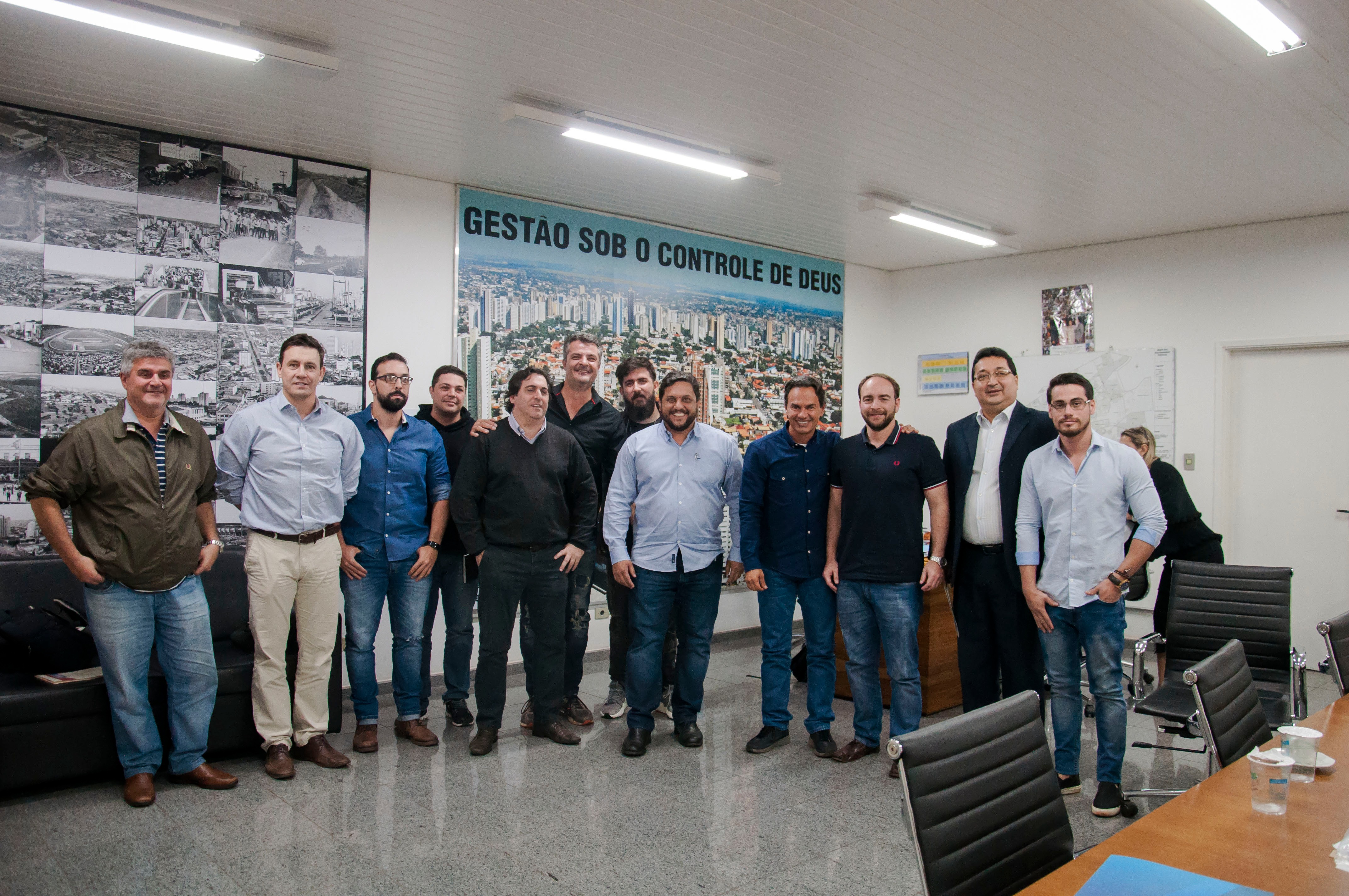 Vereadores se reúnem com prefeito para tratar situação de casas noturnas da Capital Vereadores se reúnem com prefeito para tratar situação de casas noturnas da Capital