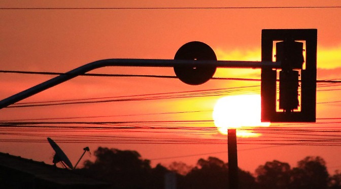 Meteorologia prevê sábado com baixa umidade do ar em MS Meteorologia prevê sábado com baixa umidade do ar em MS