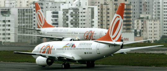 Avião sofre pane no trem de pouso e sobrevoa Brasília por 2 horas © Reuters