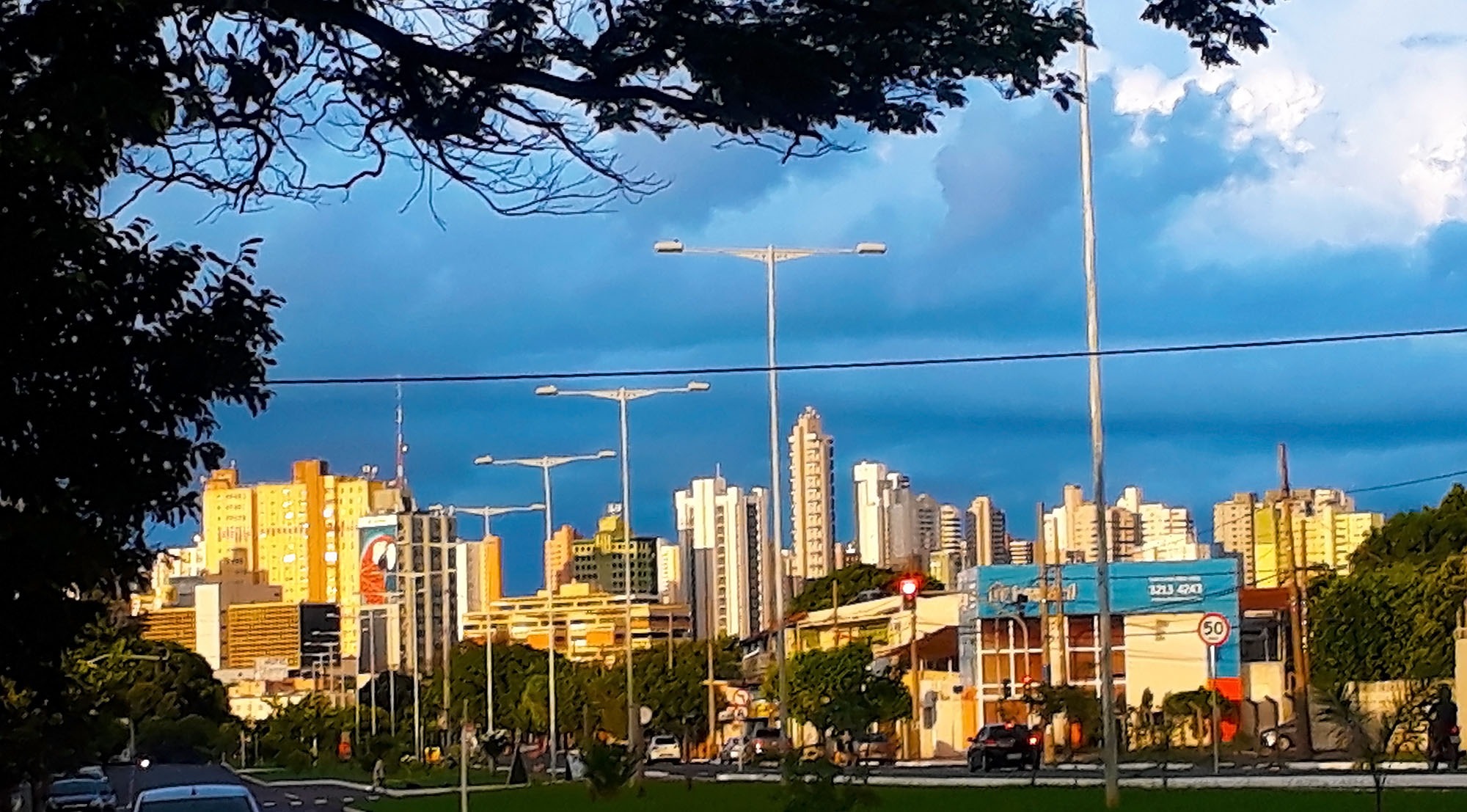 Temperaturas seguem em elevação e máxima será de 35°C nesta terça-feira Saul Schramm