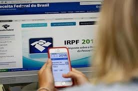 Mais de 3,3 milhões de contribuintes recebem hoje restituição do IR Mais de 3,3 milhões de contribuintes recebem hoje restituição do IR