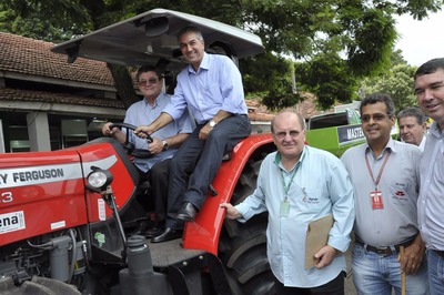 O governo está entregando patrulhas mecanizadas para que possibilite aos agricultores maior rendimento nos trabalhos diários.
