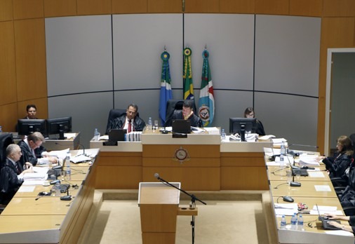 Cancelamento de voo por força de fenômeno da natureza não gera indenização Cancelamento de voo por força de fenômeno da natureza não gera indenização