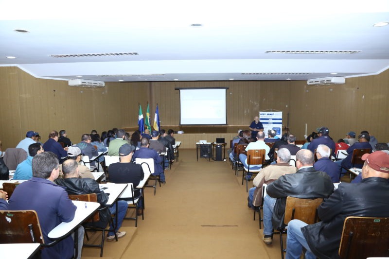 Prefeitura de Dourados capacita condutores do transporte escolar rural Prefeitura de Dourados capacita condutores do transporte escolar rural