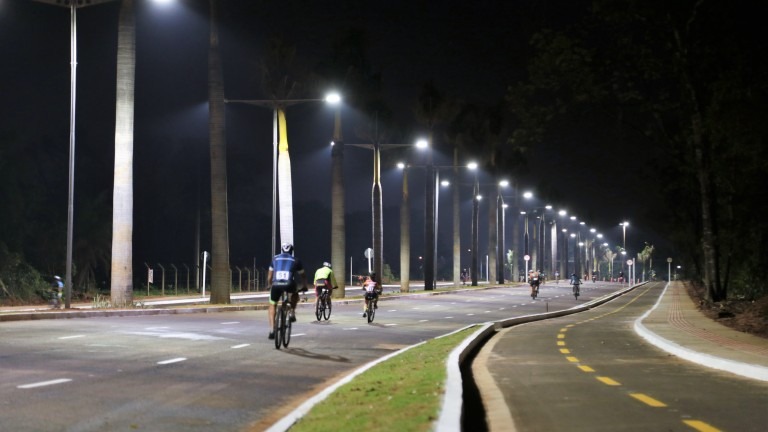 Trecho da ciclovia construída na Avenida Dr. Fadel Tajher Iunes.. Denilson Secreta