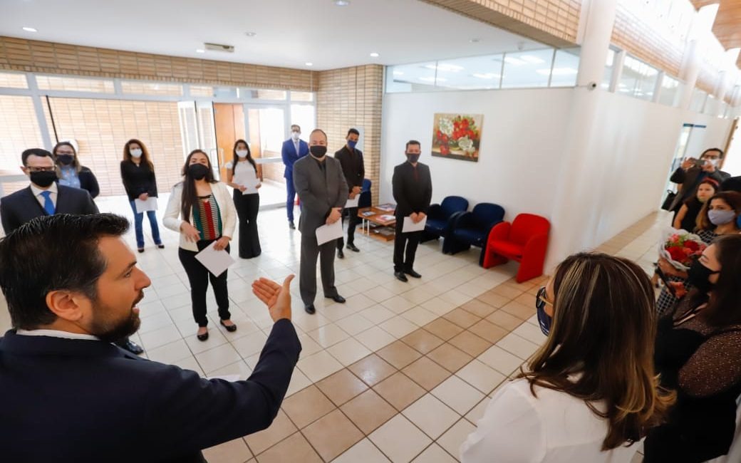 Stheven Razuk e Eclair Nantes recebem aos quadros da OAB/MS nove jovens advogados (as) Divulgação