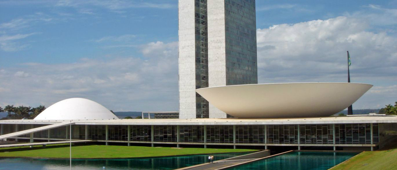 Congresso articula "combo" eleitoral para 2018 com financiamento público e lista pré-ordenada