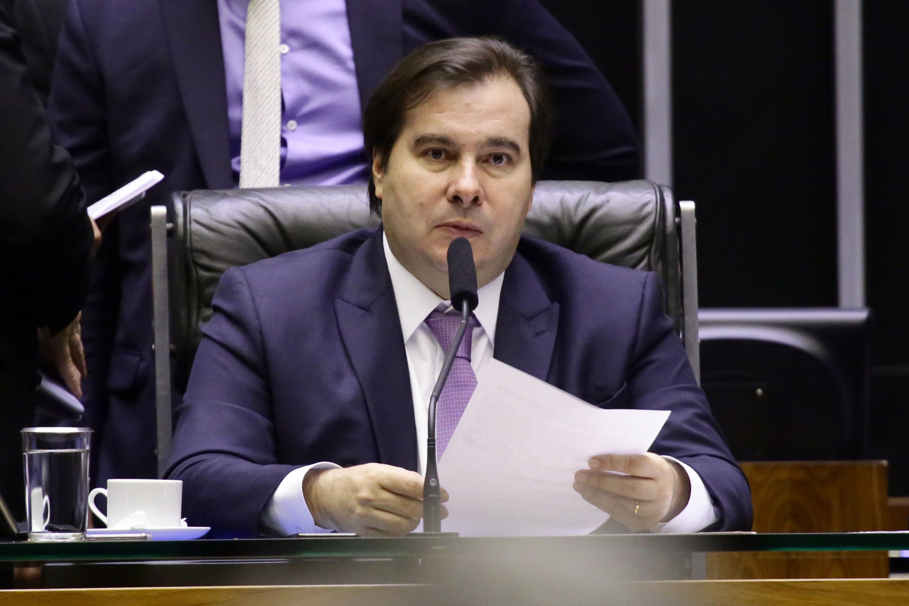 Maia diz que Estados e municípios ficam fora de parecer da Previdência, mas negociações continuam Presidente da Câmara dos Deputados, Rodrigo Maia, durante seminário em Brasília 08/04/2019 REUTERS/Adriano Machado