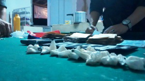 Droga e dinheiro foram apreendidos pela polícia em Três Lagoas - Foto: Divulgação
