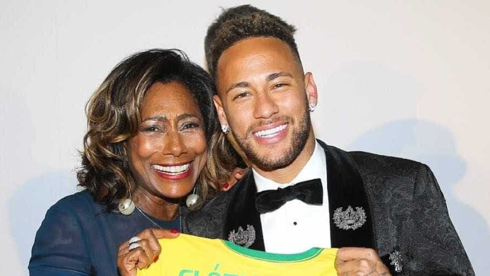 Em leilão de Neymar, Glória Maria compra encontro com Silvio Santos Em leilão de Neymar, Glória Maria compra encontro com Silvio Santos