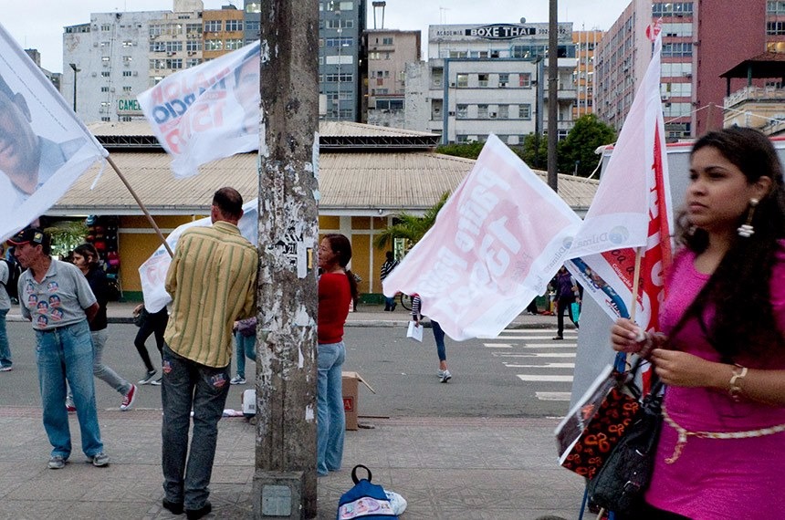 Campanha municipal em Florianópolis antes da proibição de financiamento privado: em 2020 teto de gastos tende a diminuir propaganda ostensiva nas ruas. Paula Cinquetti/ COFOJ

