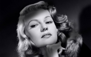 Dama de Xangai: a história é narrada por um homem envolvido em um caso escabroso por uma loira misteriosa, Elsa, por quem se apaixona. (Foto: Divulgação)