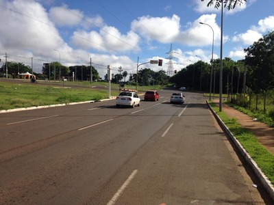 Avenida Lúdio Martins Coelho, em Campo Grande (MS), onde motorista foi assaltada (Foto: Osvaldo Nóbrega/TV Morena)

