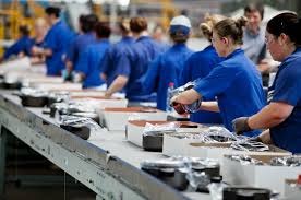 Atividade volta a crescer e indústria ajusta estoques, informa CNI Atividade volta a crescer e indústria ajusta estoques, informa CNI