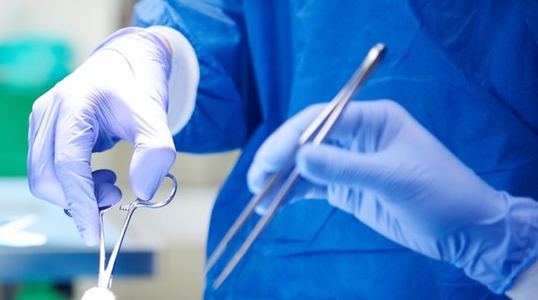 Médico é condenado por cobrar cirurgia de paciente atendido pelo SUS Médico é condenado por cobrar cirurgia de paciente atendido pelo SUS