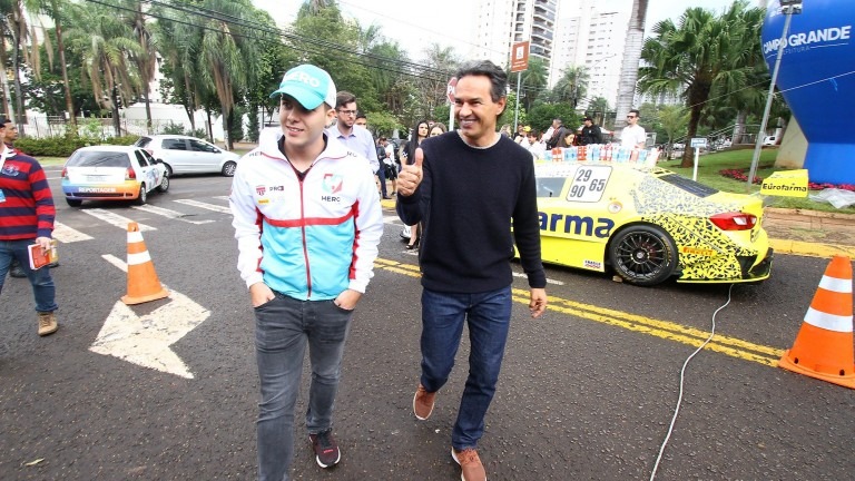 Com expectativa de público recorde, pilotos da Stock Car são recebidos com festa na Capital (PMCG)