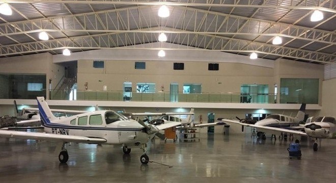 Governo espera arrecadar R$ 100 mi este ano com bens de traficantes Aviões apreendidos em operação da PF, contra quadrilha de tráfico internacional; Divulgação/Polícia Federal