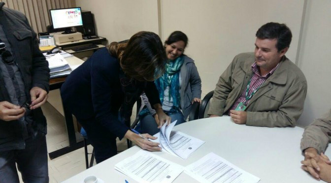 MS recebe parecer favorável para adesão a sistema de inspeção de produtos de origem animal Momento da assinatura do parecer favroável ao Estado (Foto:Divulgação)