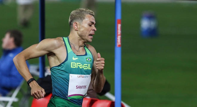 Brasileiro conquista a primeira medalha do atletismo para o Brasil neste sábado (10). Wander Roberto/COB