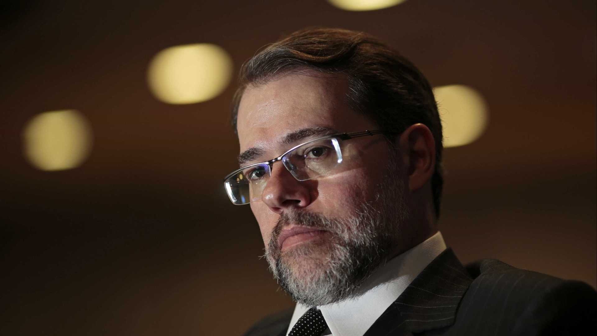 Toffoli nega habeas corpus protocolado a favor de Lula Toffoli nega habeas corpus protocolado a favor de Lula