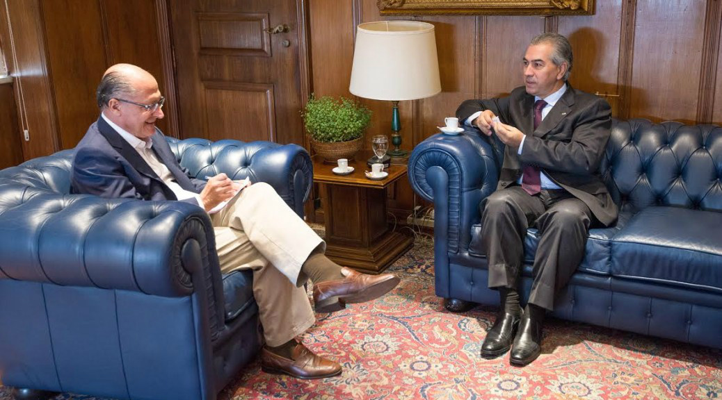 Geraldo e Reinaldo durante discussão sobre dívidas dos Estados com a União (Foto:Alexandre Moreira)