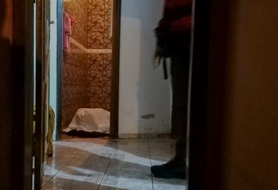 Homem é executado dentro de banheiro de residência no interior Aislan Nonato/Ifato