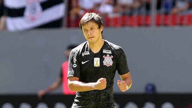 Corinthians goleia o Vasco fora de casa com três gols de Romero Romero fez três gols para o Corinthians (Foto: CÉLIO MESSIAS/ESTADÃO CONTEÚDO)