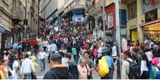 Confiança do consumidor melhora, mas é insuficiente para aumentar o ritmo de expansão da economia Confiança do consumidor melhora, mas é insuficiente para aumentar o ritmo de expansão da economia