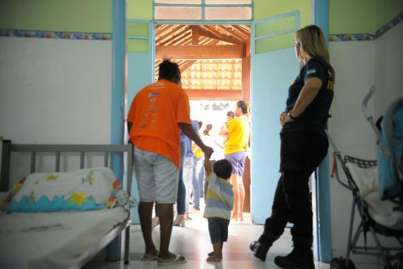 Mães presas não têm benefícios legais, dizem especialistas Unidade Materno Infantil do Presídio Tavalera Bruce, que recebe mulheres privadas da liberdade acompanhadas de seus bebês, desde o nascimento até 1 ano de idadeTânia Rêgo/Agência Brasil (Foto:Tânia Rêgo/Agência Brasil)