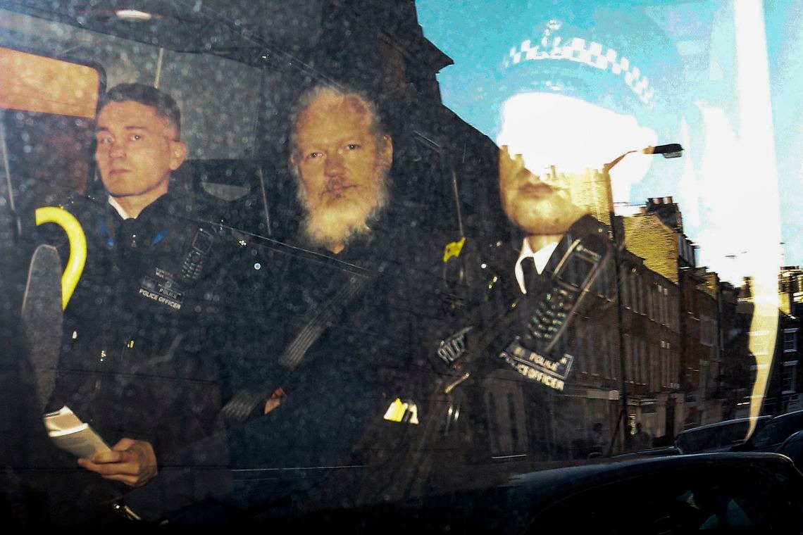 Governo britânico assina pedido de extradição de Julian Assange REUTERS/Henry Nicholls