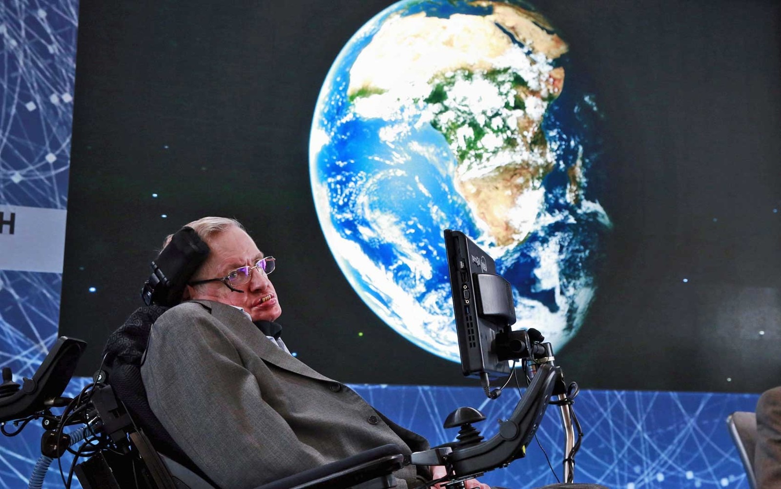 Stephen Hawking, físico britânico, morre aos 76 anos O físico Stephen Hawking em imagem de abril de 2016. (Foto: Lucas Jackson / Arquivo / Reuters)