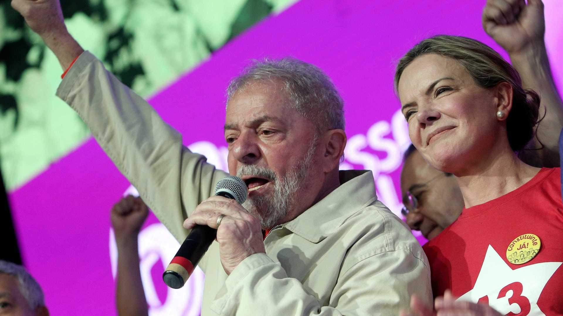 Em convenção, PT deve apresentar Lula e ainda não indicar vice Reuters