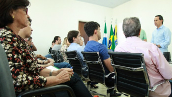 Prefeito reúne secretários para discutir redução de custos e aumento de receita Sem descanso: Trad fez secretários acordarem cedo para reunião no domingo (Foto: Prefeitura de Campo Grande/divulgação)