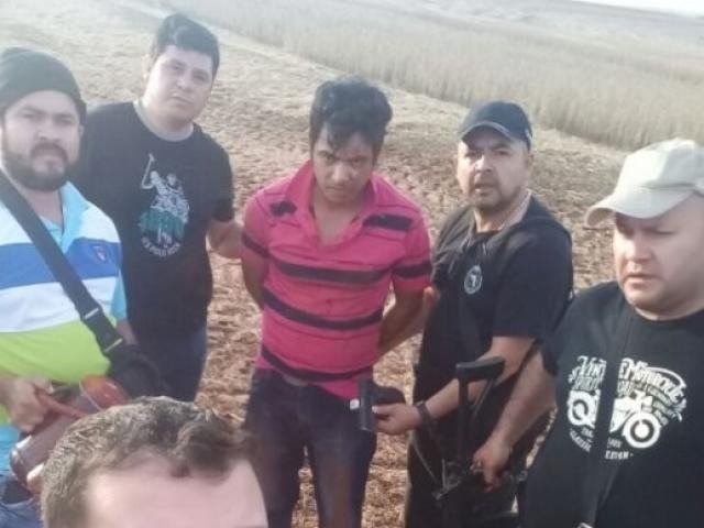 O suspeito foi preso enquanto seguia de moto para uma colônia na zona rural de Amambay, no Paraguai. (Foto: Divulgação)