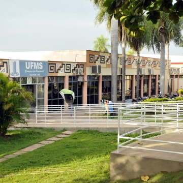 UFMS abre inscrições de bolsistas para aulas de idiomas UFMS abre inscrições de bolsistas para aulas de idiomas