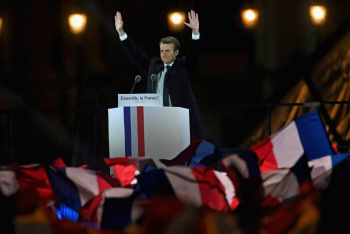 Emmanuel Macron, durante seu discurso de vitória neste domingo. JEFF J MITCHELL - GETTY IMAGES